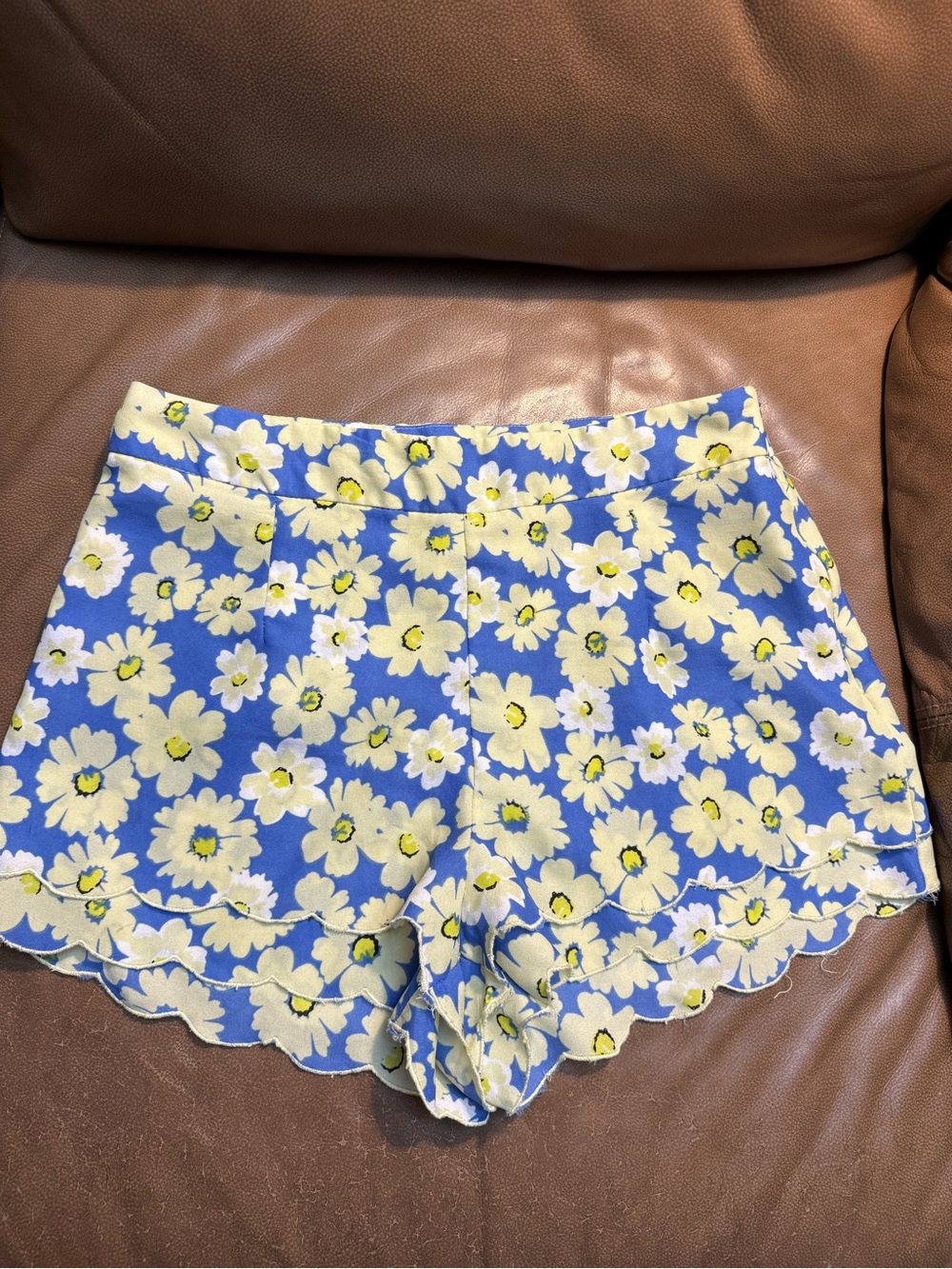 La Hearts Blue Floral Scallop-Hem High-Waist Shorts